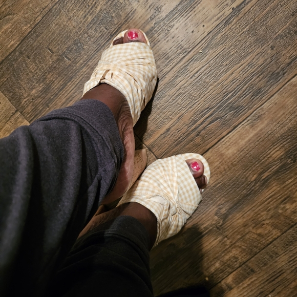 Qupid Freshly Picked Twist Peep Toe Block Heel Mule Open Toe Sandals Shoe - Picture 10 of 10